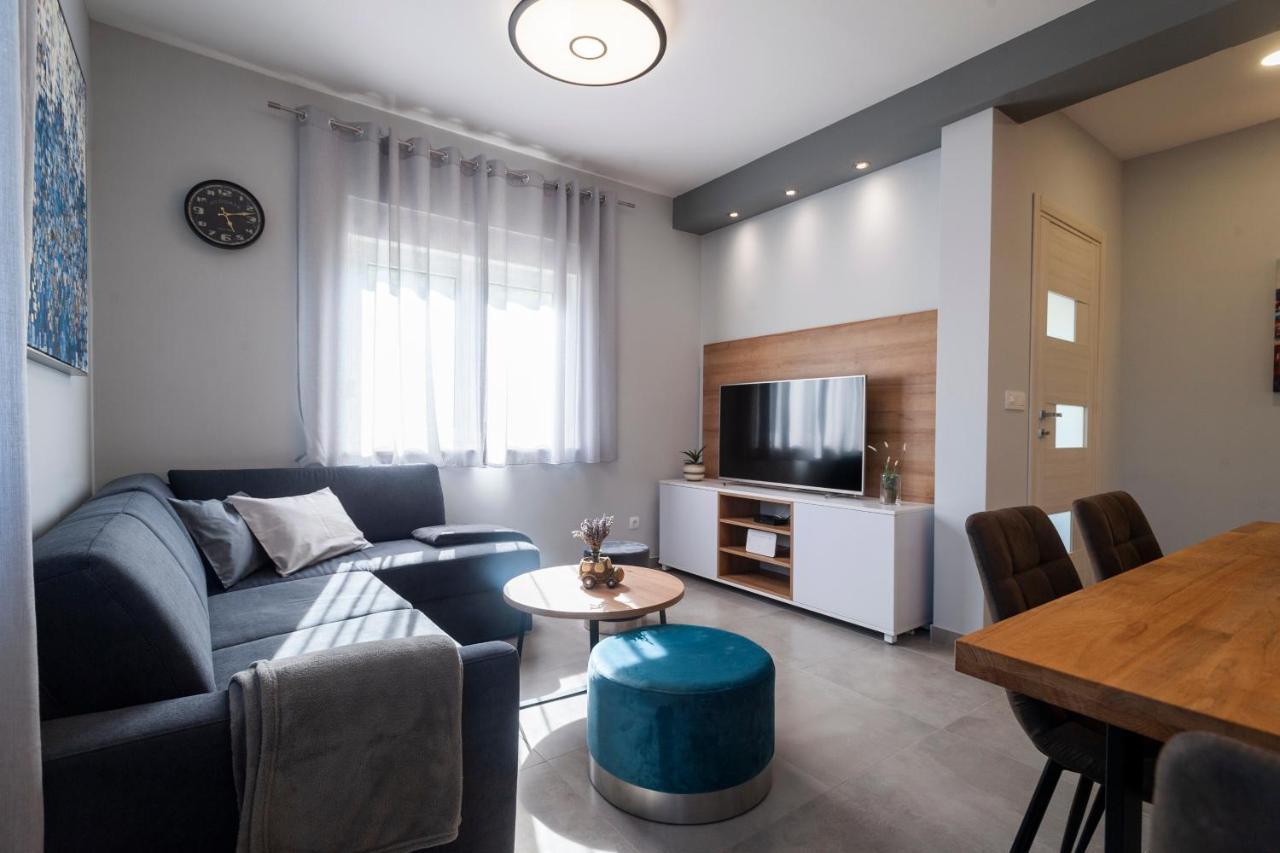 Villa Latica Dicmo 외부 사진