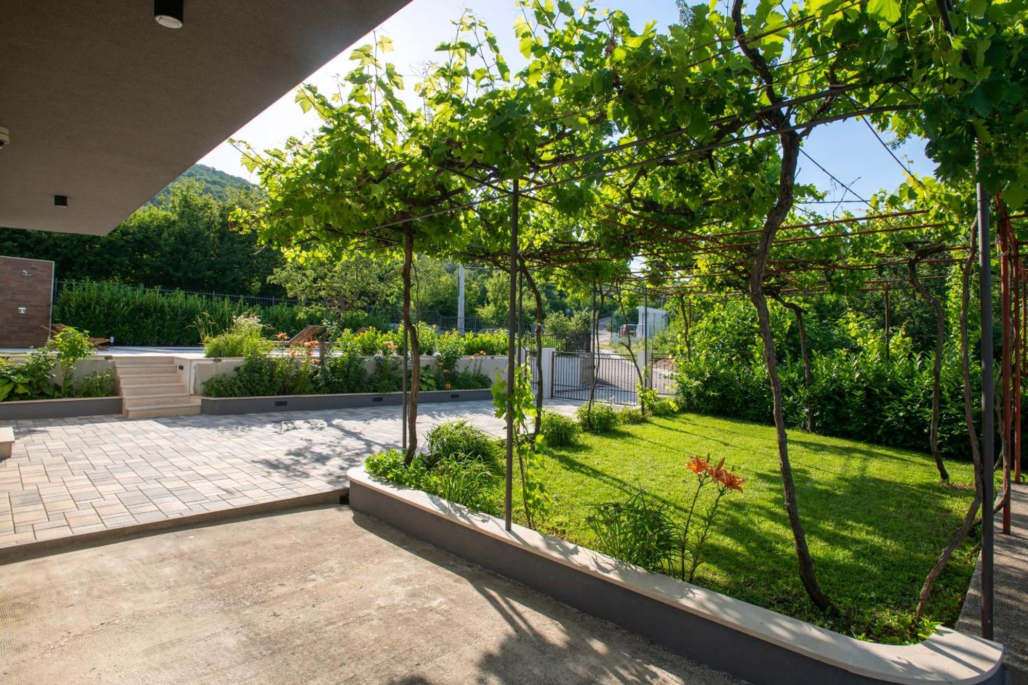 Villa Latica Dicmo 외부 사진