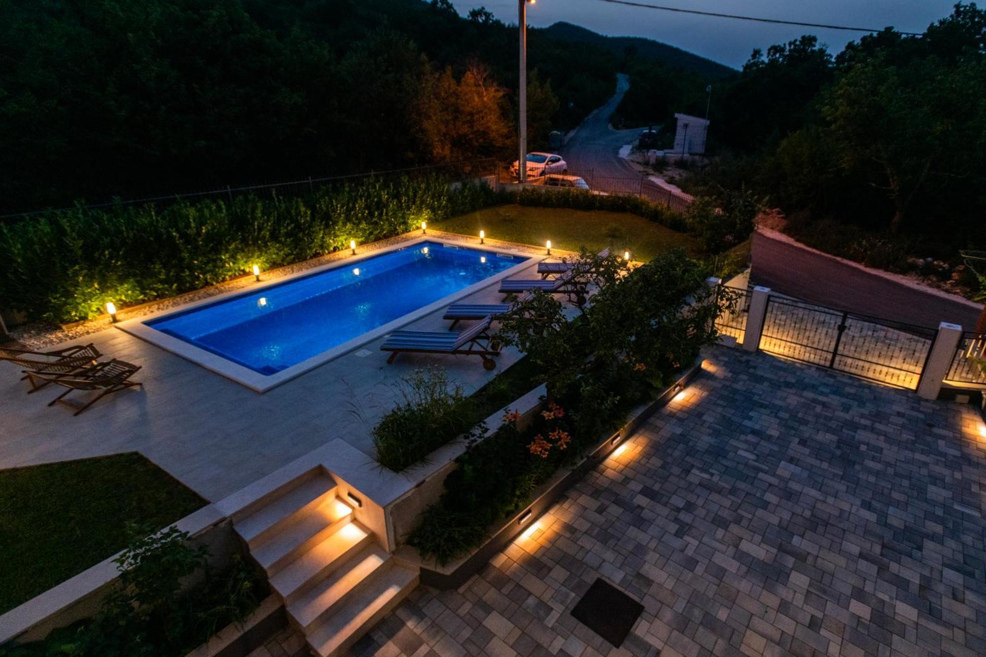 Villa Latica Dicmo 외부 사진