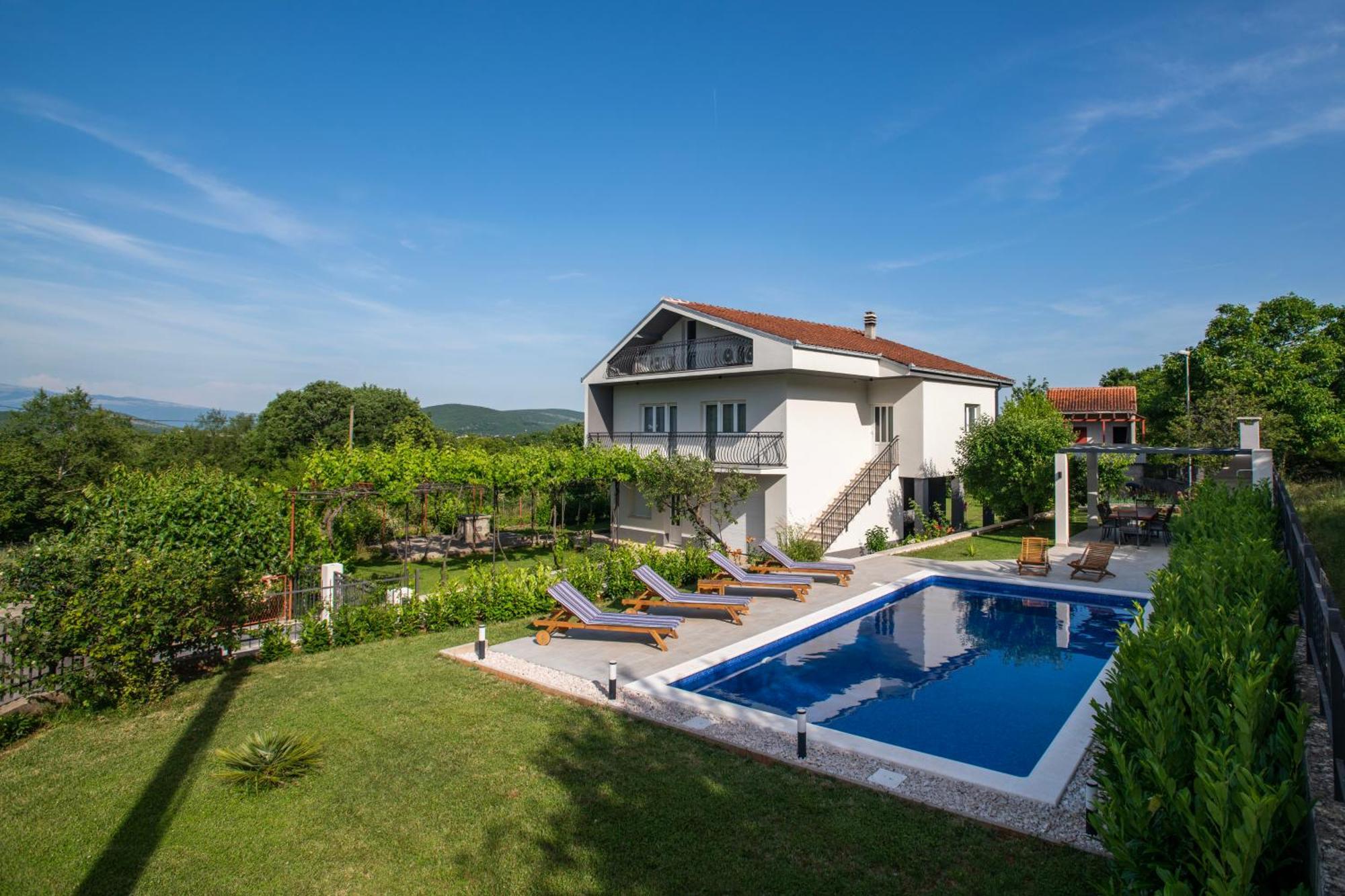 Villa Latica Dicmo 외부 사진