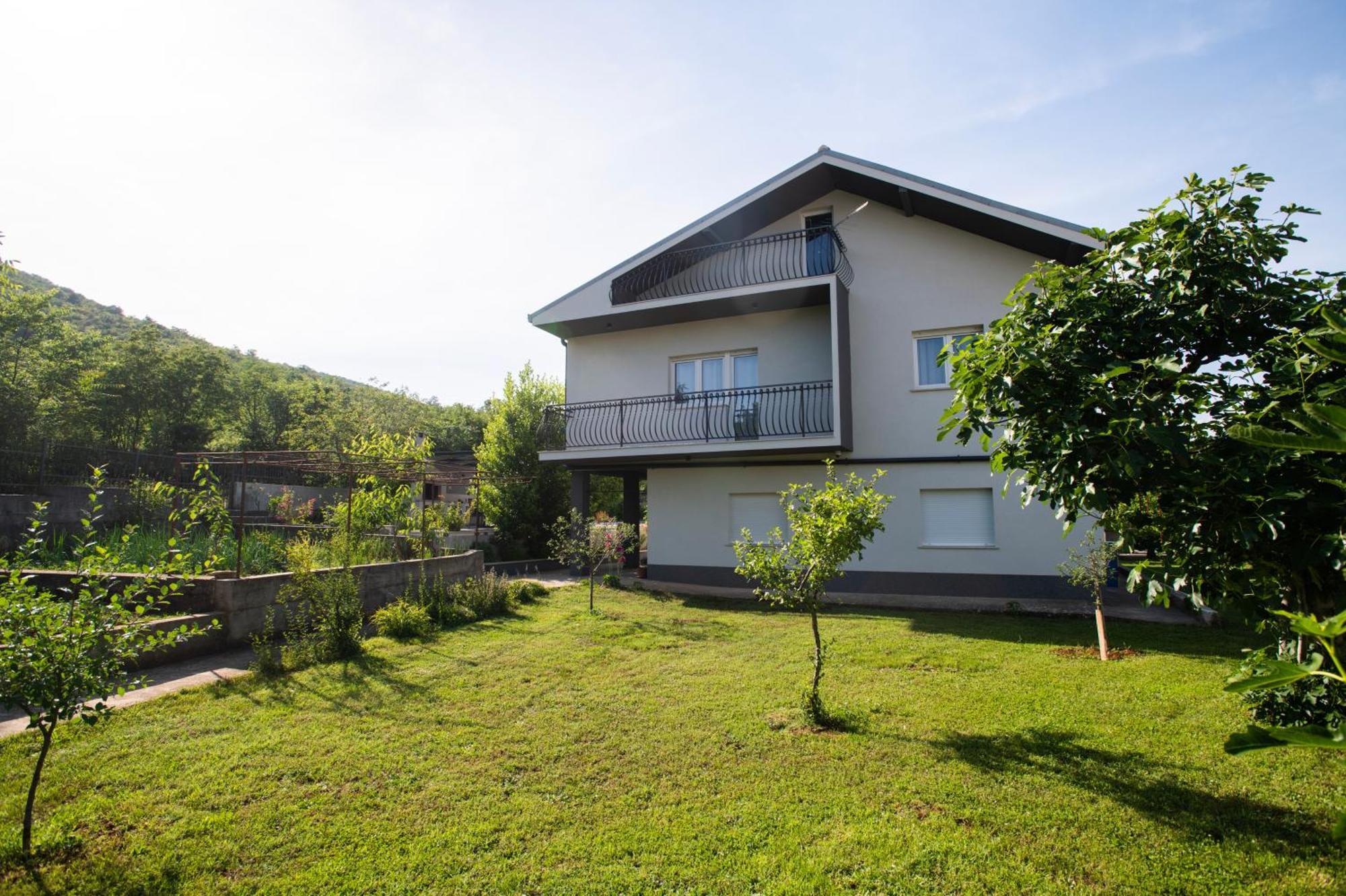 Villa Latica Dicmo 외부 사진