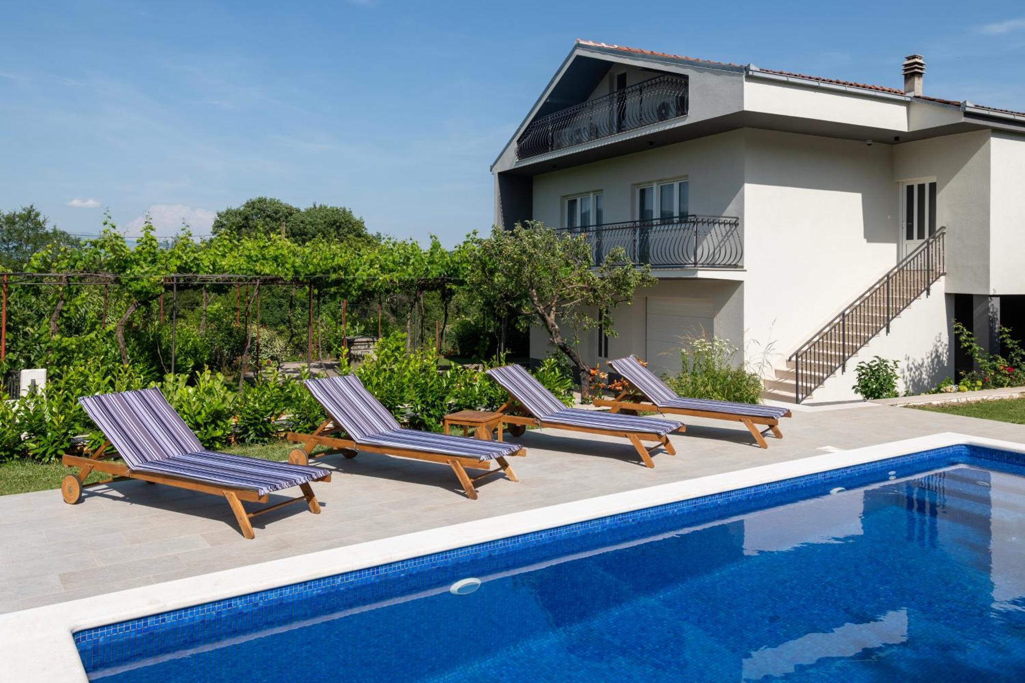 Villa Latica Dicmo 외부 사진