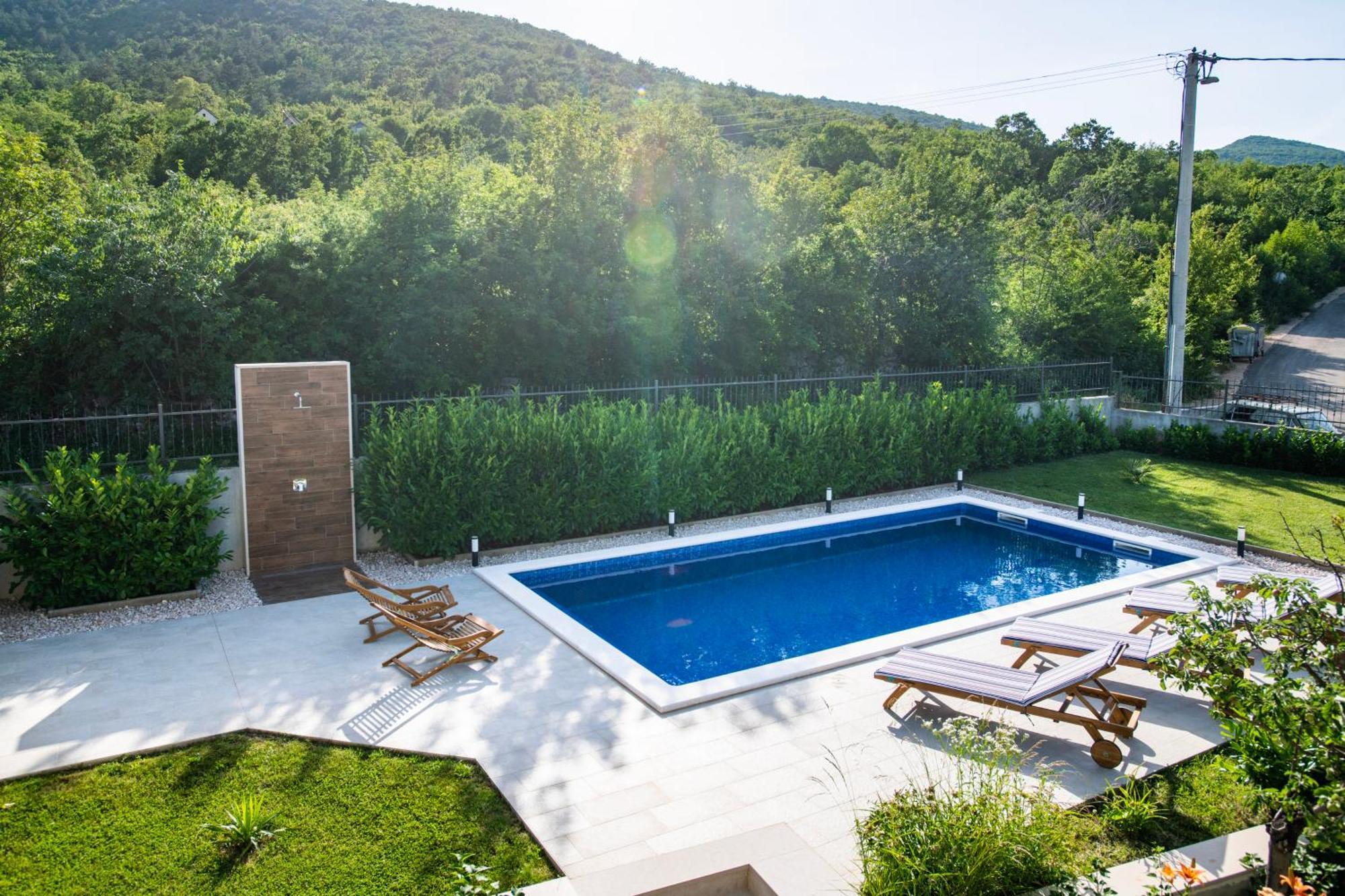 Villa Latica Dicmo 외부 사진