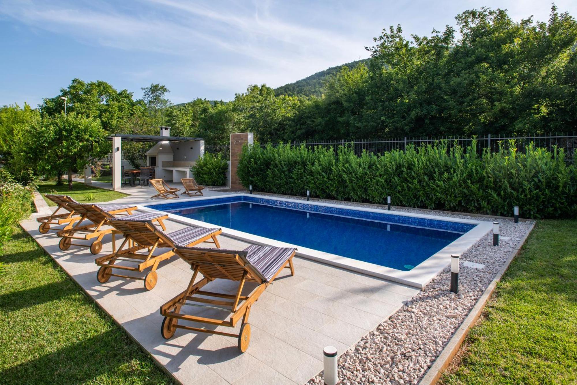 Villa Latica Dicmo 외부 사진